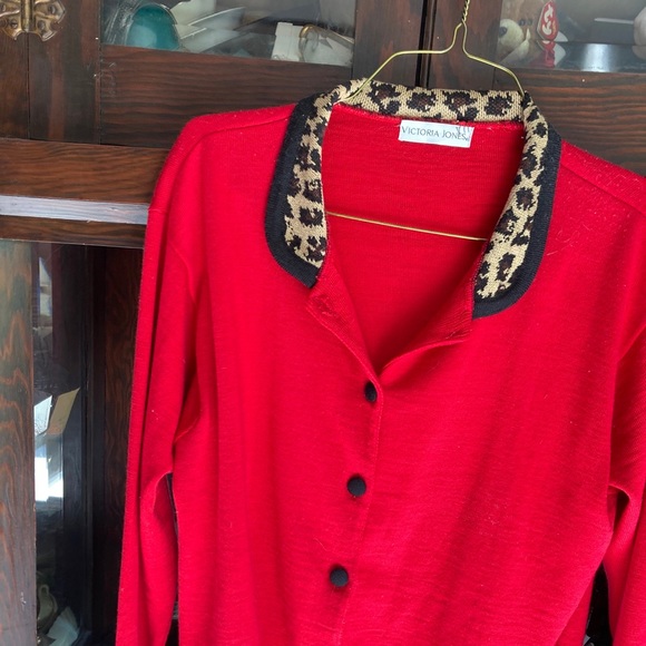Victoria Jones Sweaters - Victoria Jones Cardigan (L)